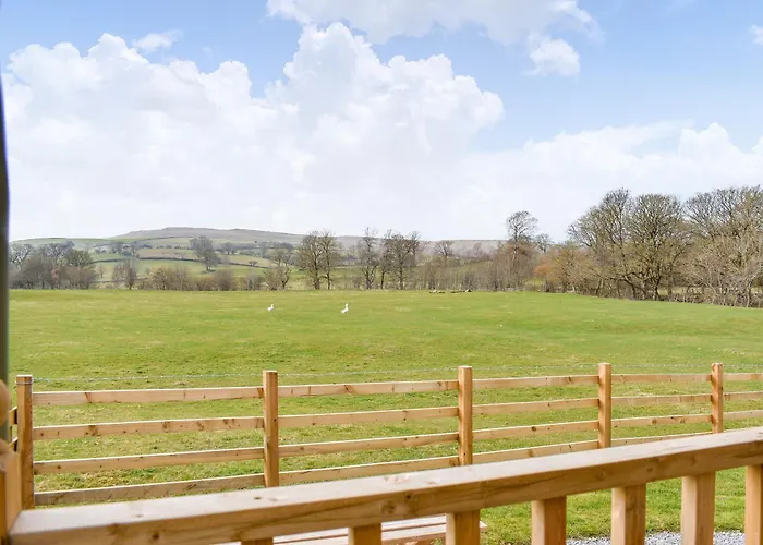 The Ash Uk38291 Crosby Garrett